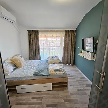 Larenta стилни с 2 спални и гледка море в влас شقة *