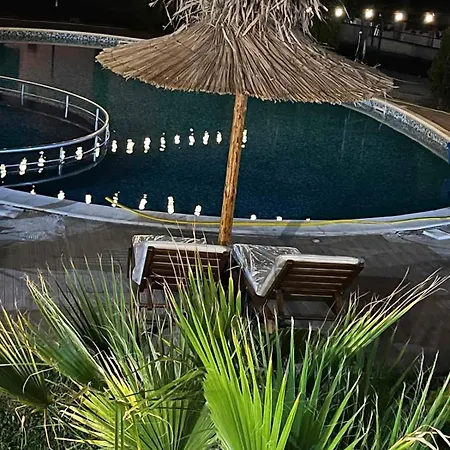 Larenta стилни с 2 спални и гледка море в влас *