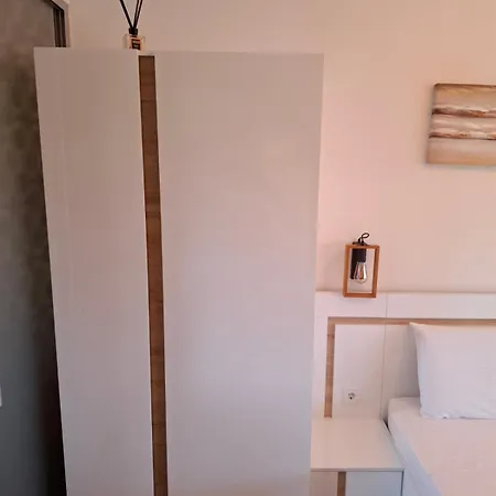 Larenta стилни с 2 спални и гледка море в влас سفيتي فلاس