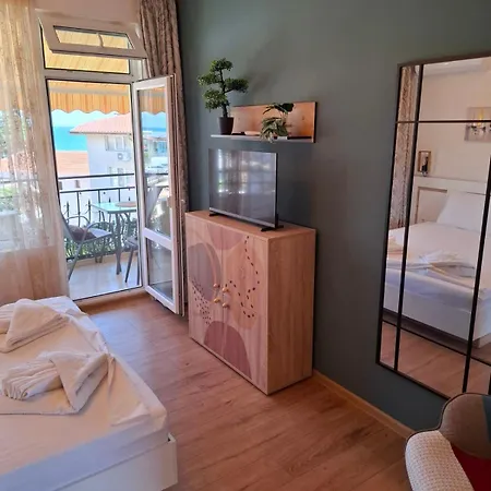 شقة Larenta стилни с 2 спални и гледка море в влас سفيتي فلاس