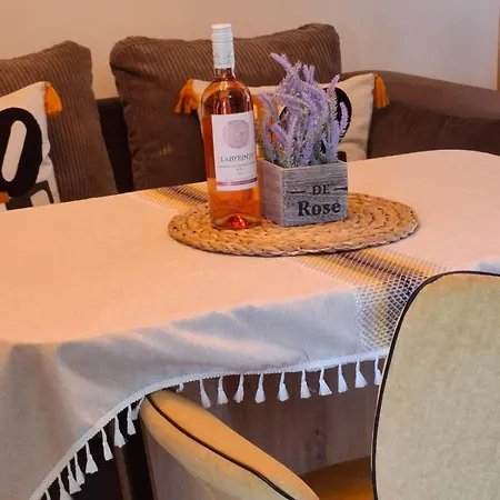 Larenta стилни с 2 спални и гледка море в влас سفيتي فلاس