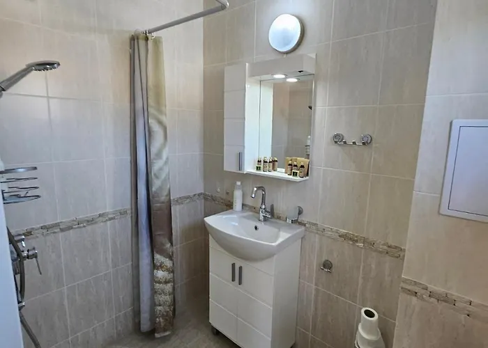 Larenta стилни с 2 спални и гледка море в влас