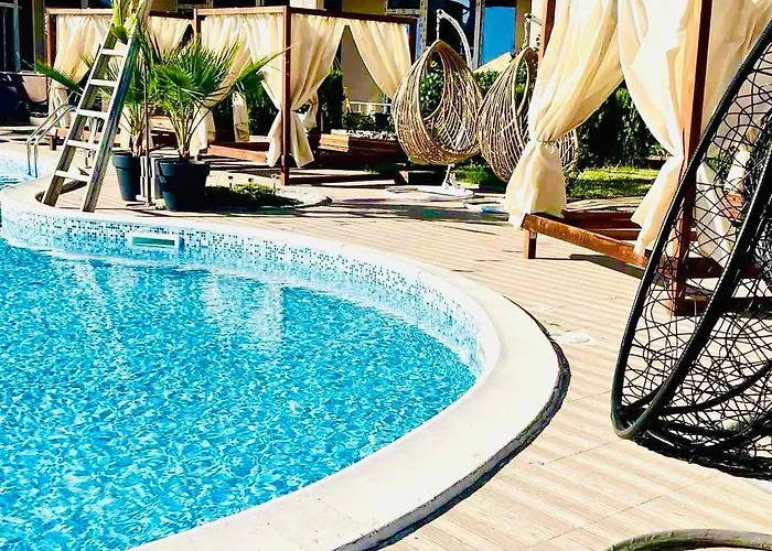 Lägenhet Larenta стилни с 2 спални и гледка море в влас *