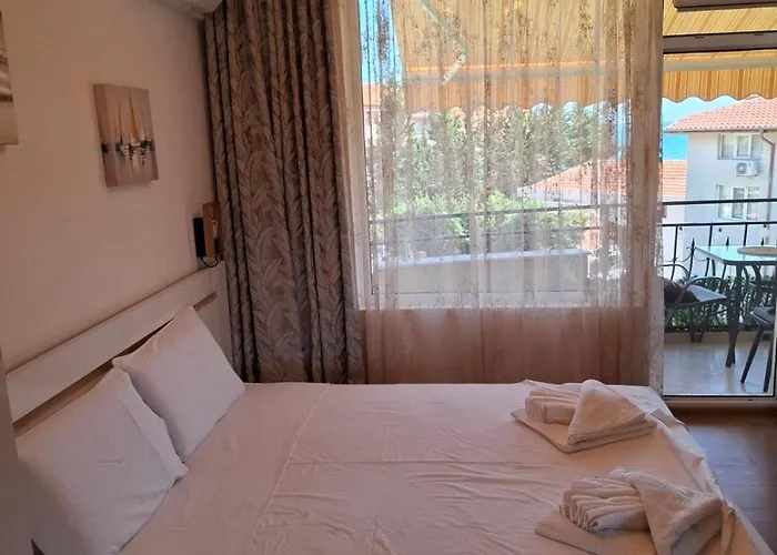 Larenta стилни с 2 спални и гледка море в влас Appartement