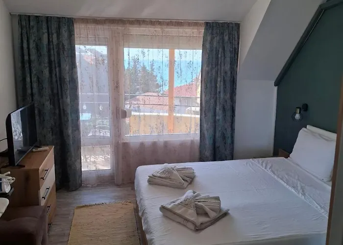 Lägenhet Larenta стилни с 2 спални и гледка море в влас *