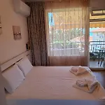Larenta стилни с 2 спални и гледка море в влас Daire