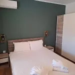 Larenta стилни с 2 спални и гледка море в влас