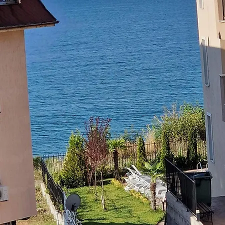 דירה Larenta стилни с 2 спални и гледка море в влас *