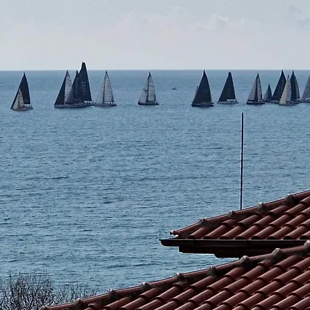 Larenta Sveti Vlas, Ulitsa Cherno 12 * Sveti Vlas