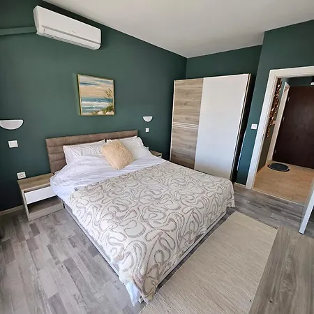 Larenta Sveti Vlas, Ulitsa Cherno 12