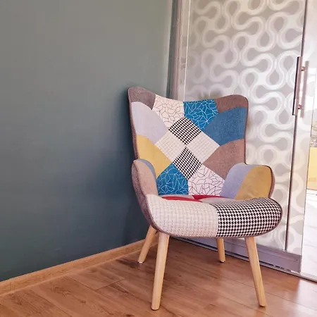 Larenta стилни с 2 спални и гледка море в влас *