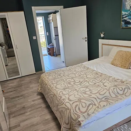 Larenta стилни с 2 спални и гледка море в влас Apartment