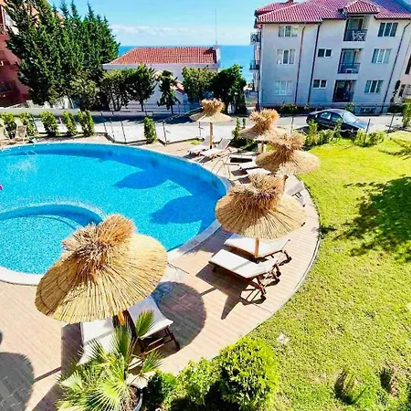 Larenta стилни с 2 спални и гледка море в влас Appartamento Sveti Vlas