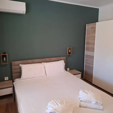 Larenta Sveti Vlas, Ulitsa Cherno 12