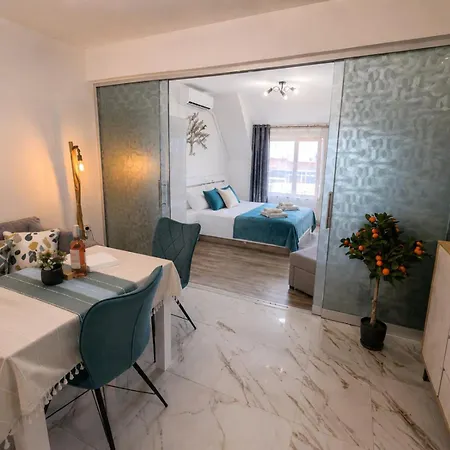 Apartamento Larenta стилни с 2 спални и гледка море в влас