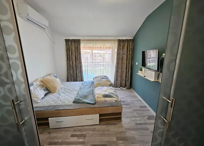 Larenta стилни с 2 спални и гледка море в влас Apartmán *