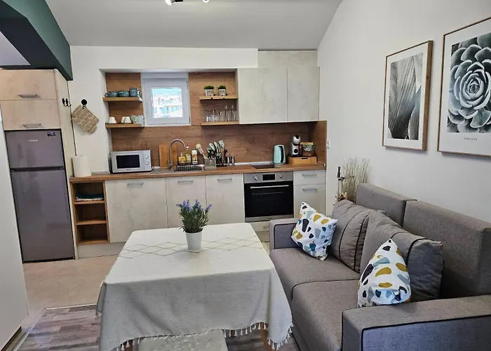 Larenta стилни с 2 спални и гледка море в влас * Sveti Vlas