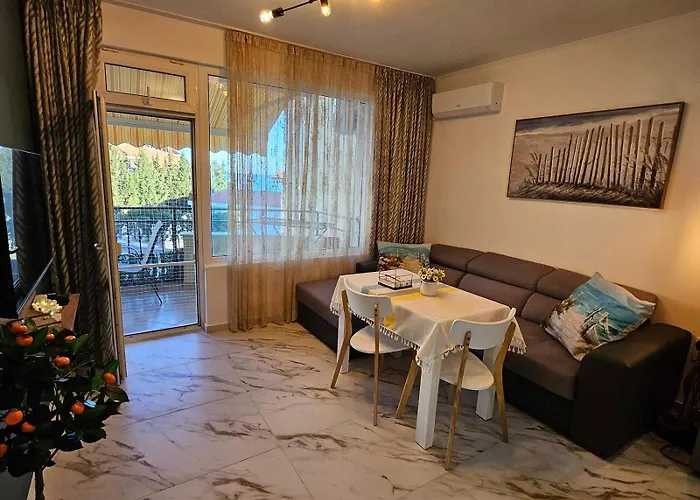 Larenta стилни с 2 спални и гледка море в влас Apartmán *