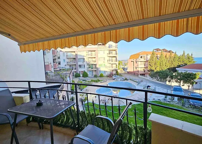 Apartmán Larenta стилни с 2 спални и гледка море в влас