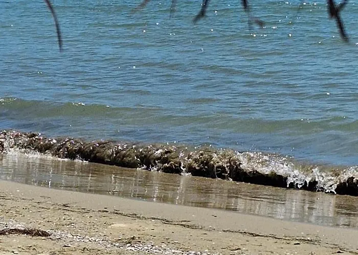 Larenta стилни с 2 спални и гледка море в влас