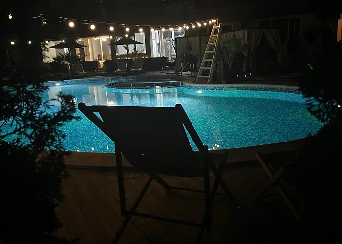 Apartmán Larenta стилни с 2 спални и гледка море в влас *