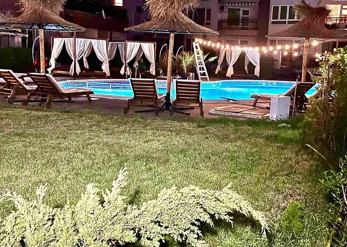 Apartmán Larenta стилни с 2 спални и гледка море в влас