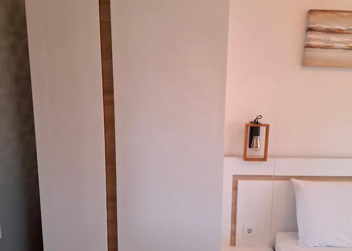 Larenta стилни с 2 спални и гледка море в влас Свети-Влас