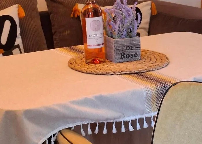 Larenta стилни с 2 спални и гледка море в влас Свети-Влас