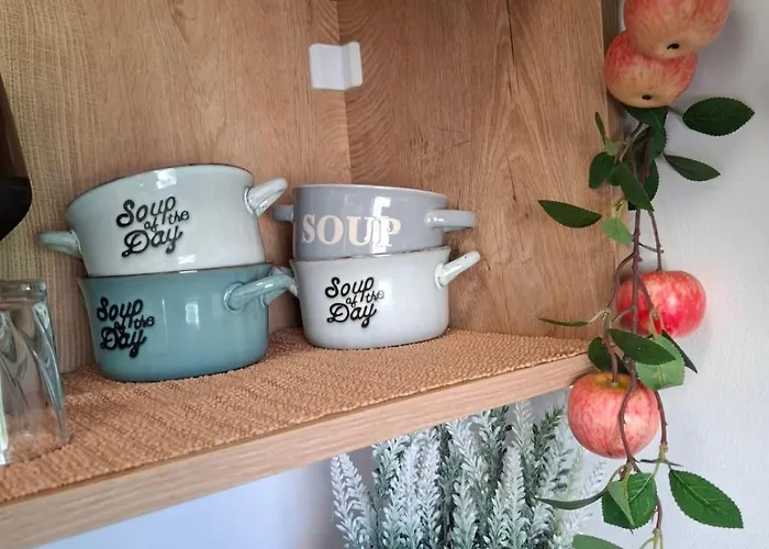 Larenta стилни с 2 спални и гледка море в влас