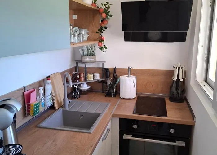 Apartmán Larenta стилни с 2 спални и гледка море в влас